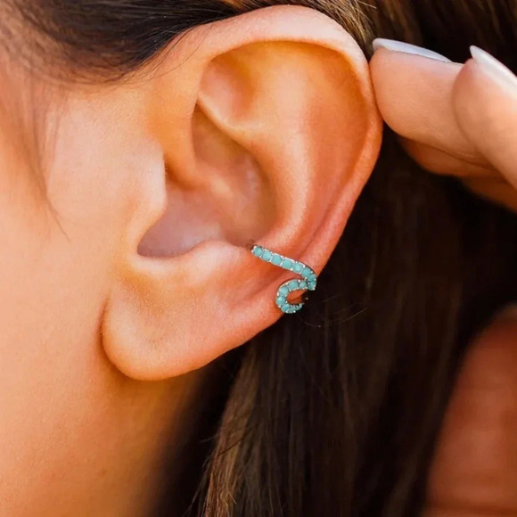 PURA VIDA STONE WAVE EAR CUFF - Picture 2 of 3